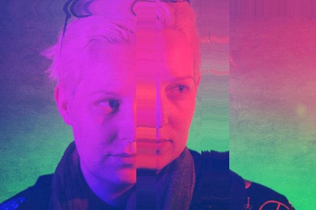 producer tarafawn maen @t_fawn is looking forward to friday night

#popmeetsthevoid #glitch #portrait #trippy #neon #surreal #nyc #indiefilm #independentfilm #film #filmmaker #surreal #reality_manipulation #ig_artistry #greenscreen #bts #onset 
see i