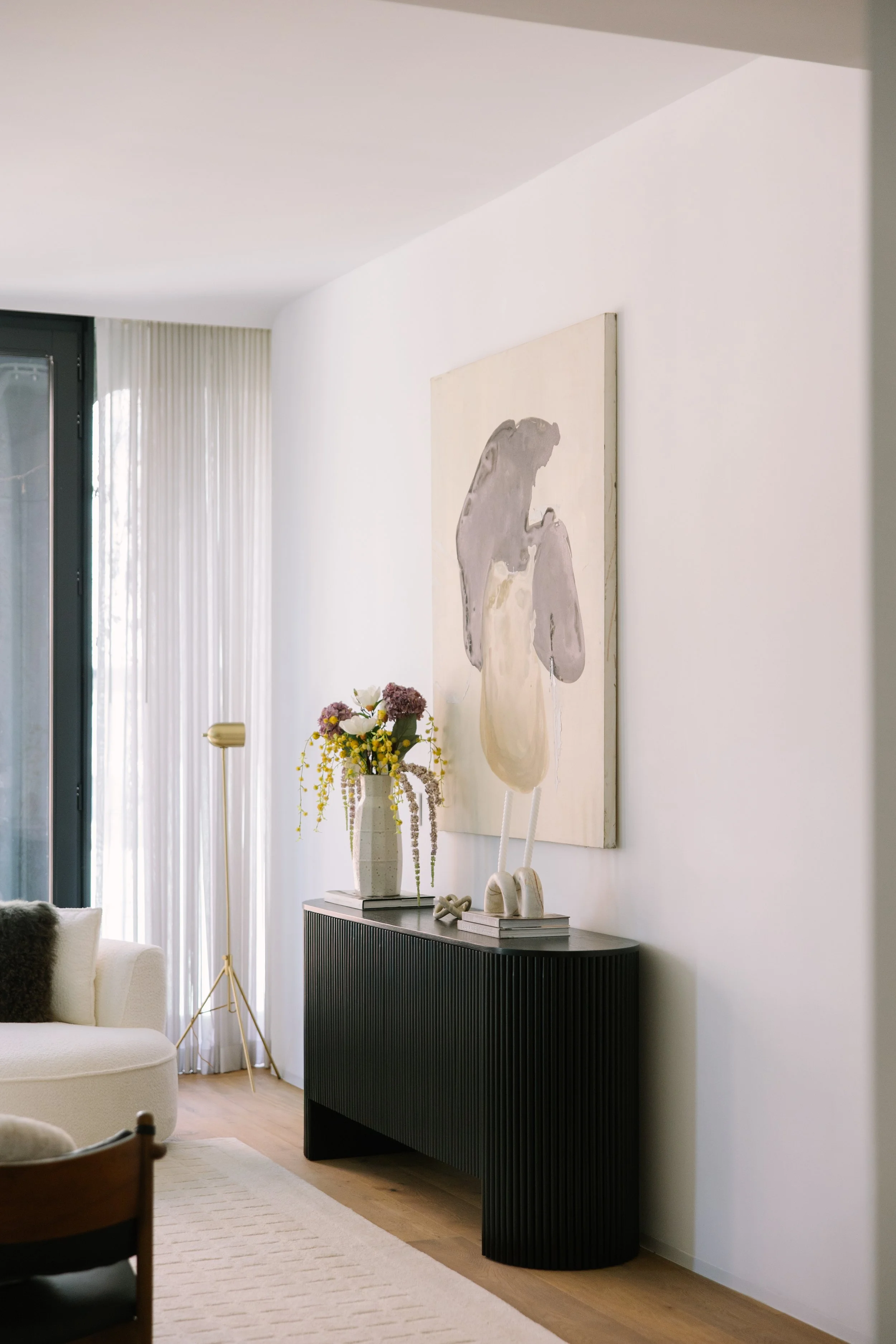 325_W.Broadway-4.jpg