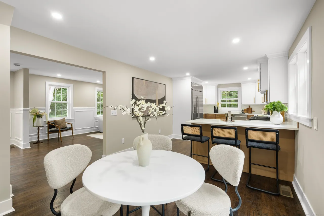 32 Cobblestone Pl, Wilton, CT