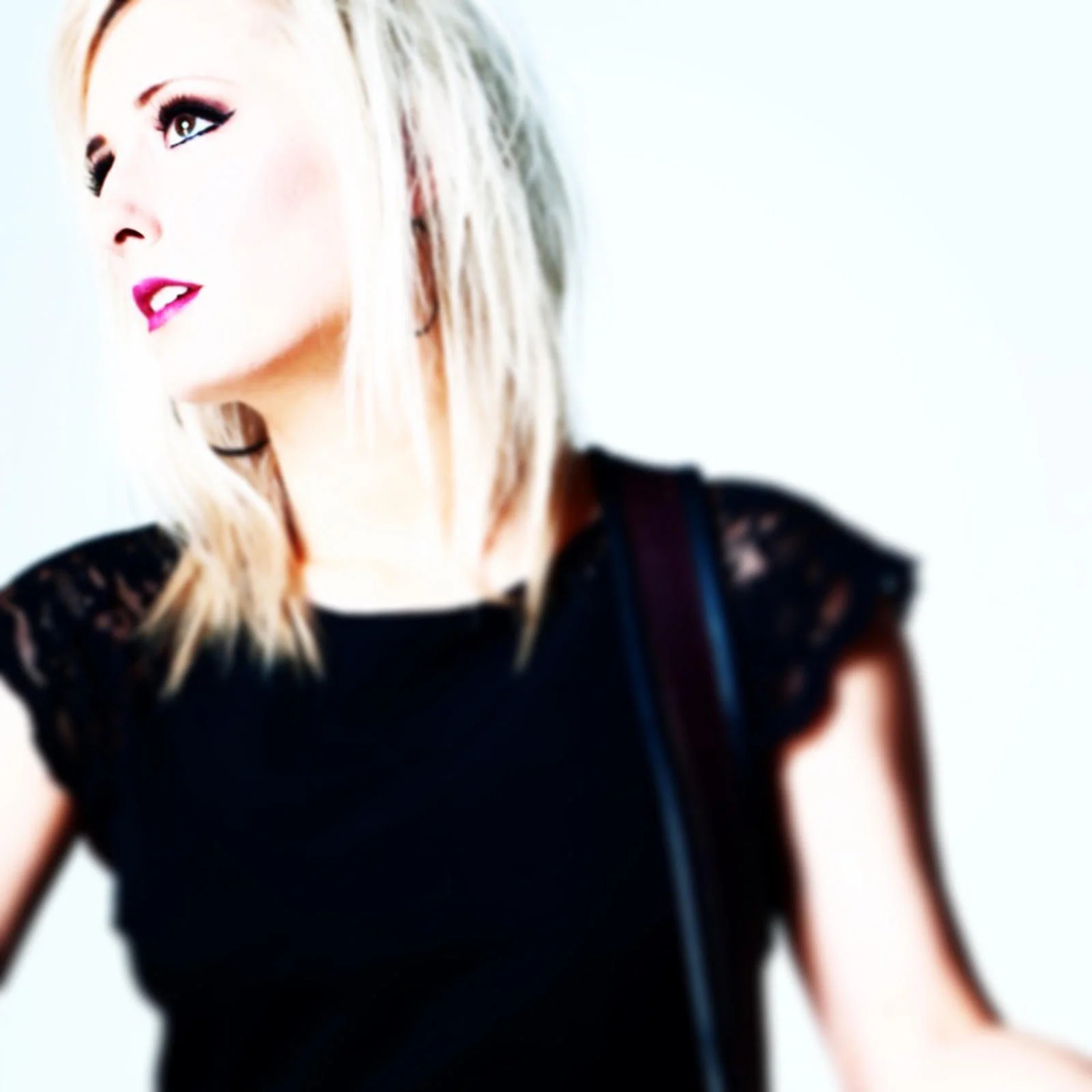 Live music by Roxie Randle