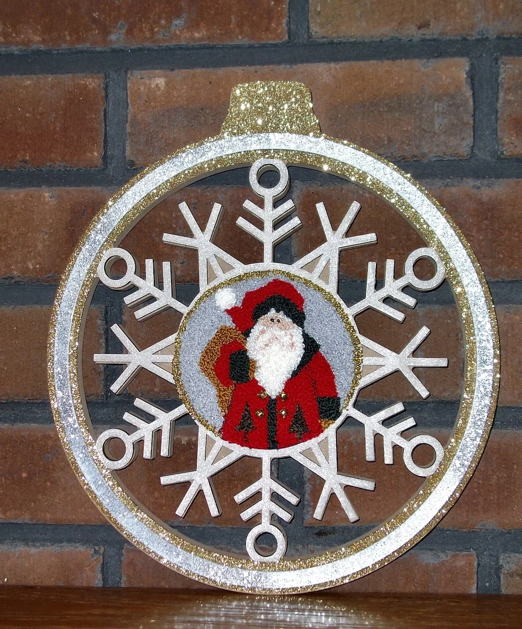Punchneedle Round Ornament