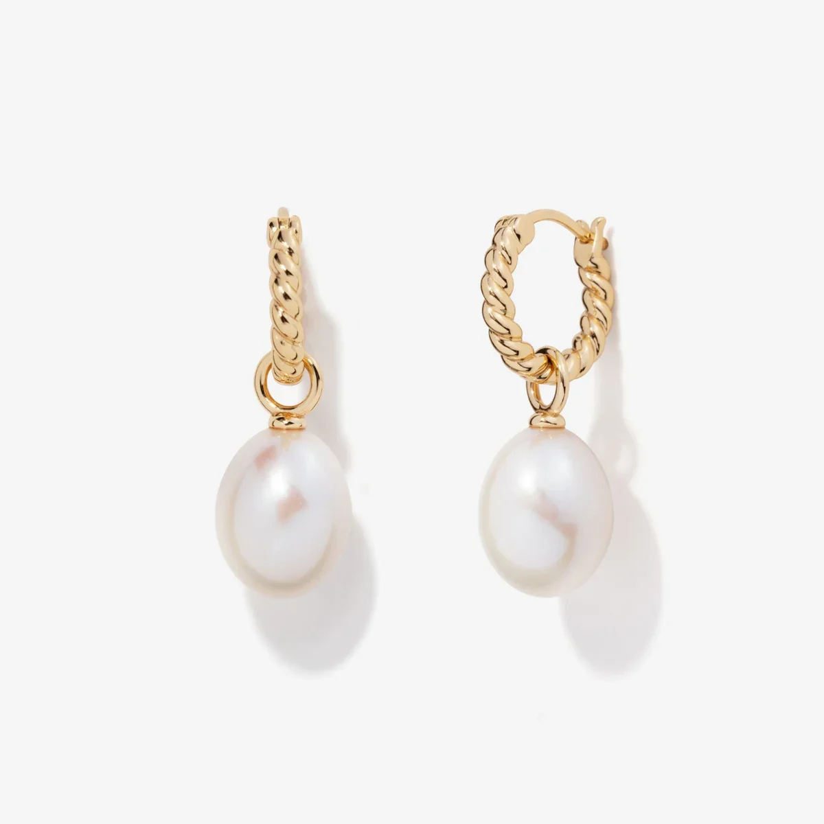Pearl-Twisted-Earrings-Grace.webp
