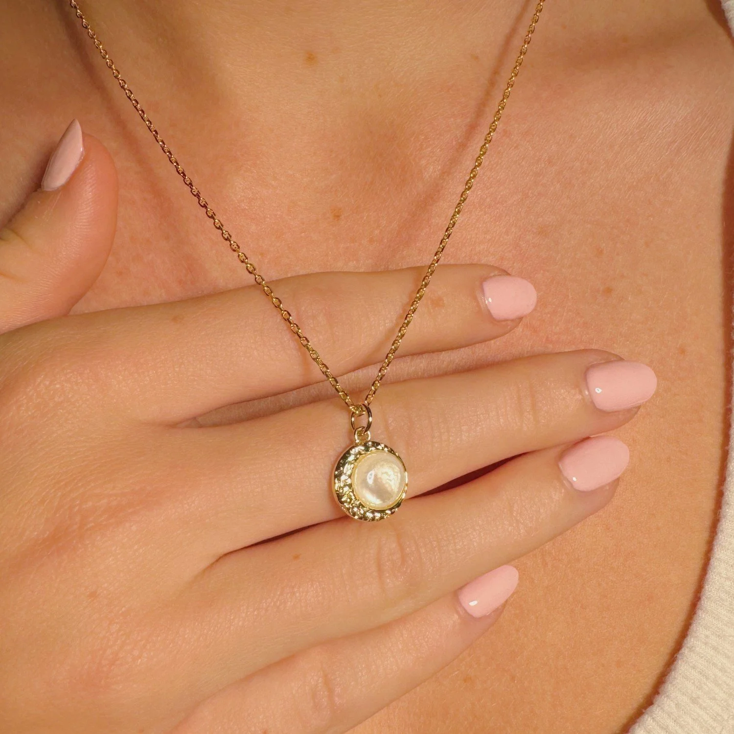 Moon phase Necklace -Waning Crescent-2.jpg