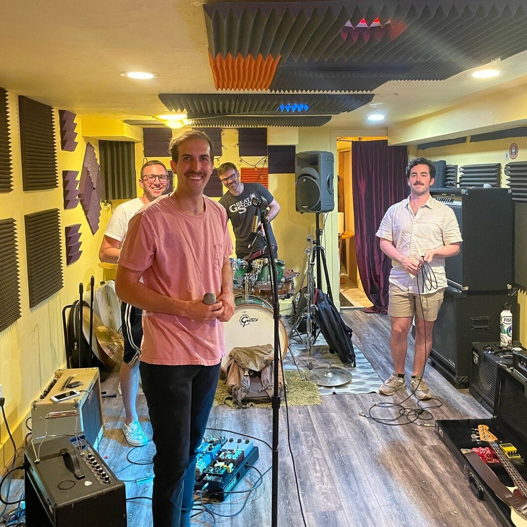 Neil Patch of @beeeftheband rehearsing new material at My Lady on Fire using our private, quiet, laid back environment to be creative and work uninterrupted with no time restrictions.  #MyLadyOnFire #MLOF #MusicVideoShoot #HTMS #newmusic #videoshoot 