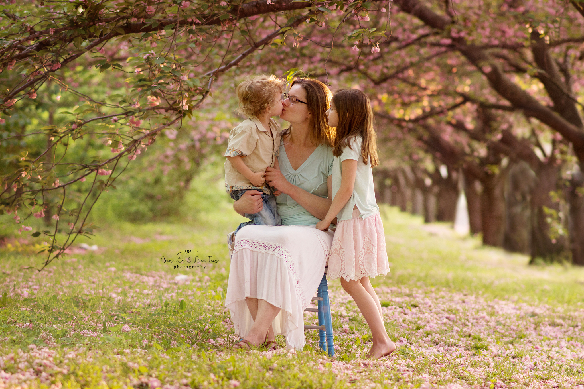 photo shoot with mommy and children in york pa.jpg