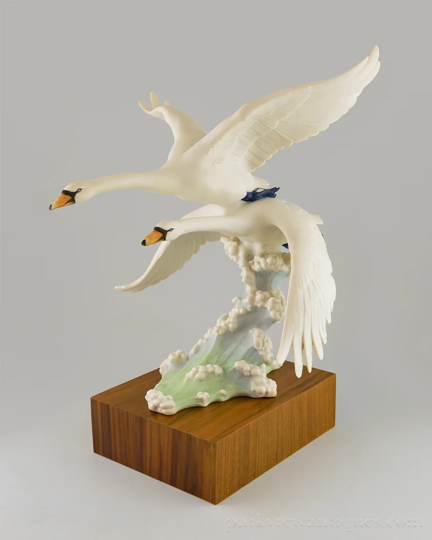hut_swans-10.jpg