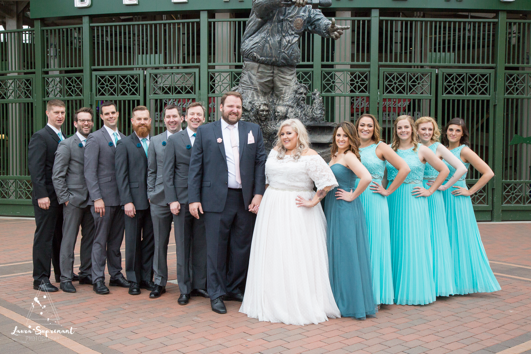 wedding_photography_chicago_wrigley_field_ravenswood_event_center_laura_suprenant (38 of 82).jpg