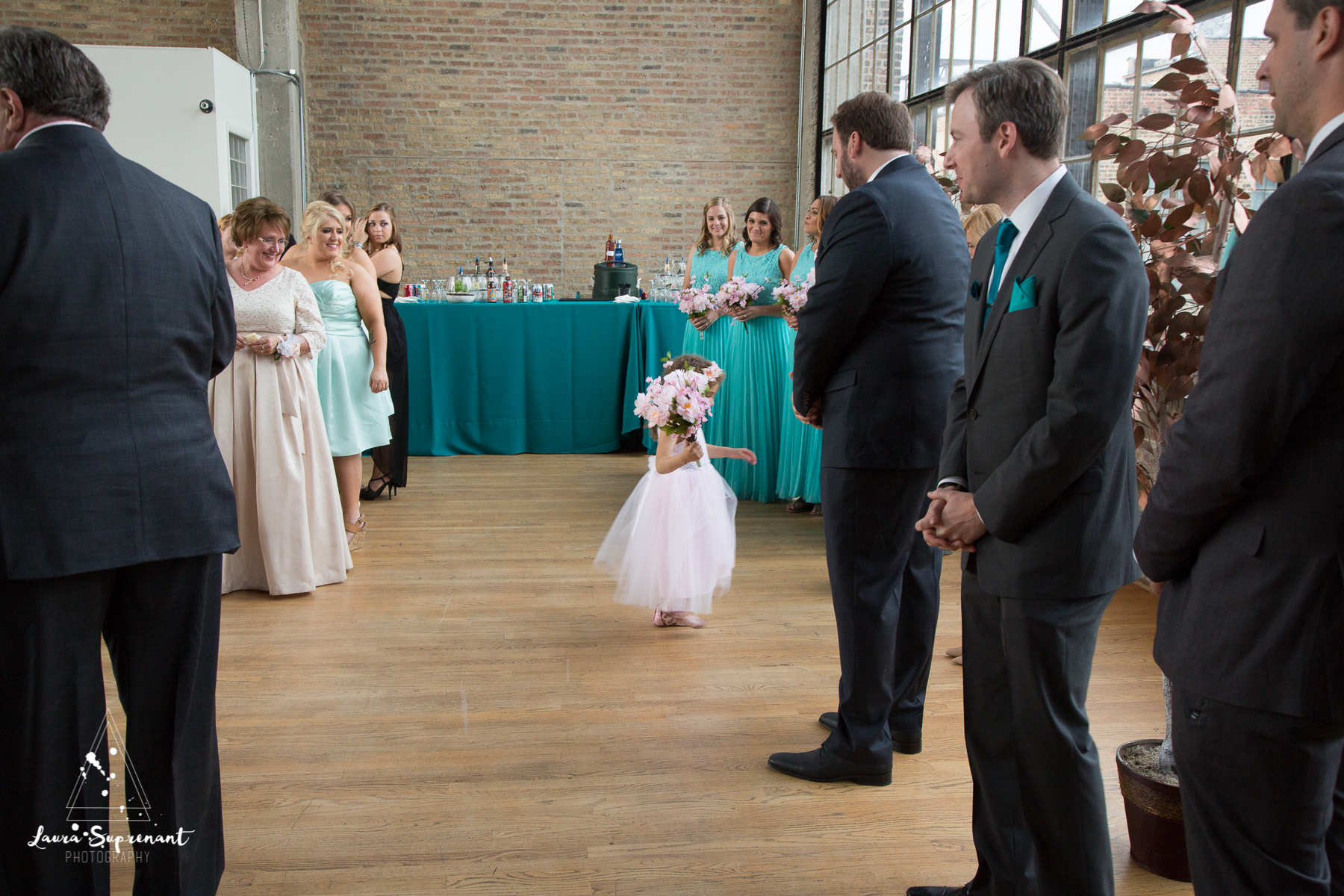 wedding_photography_chicago_wrigley_field_ravenswood_event_center_laura_suprenant (50 of 82).jpg