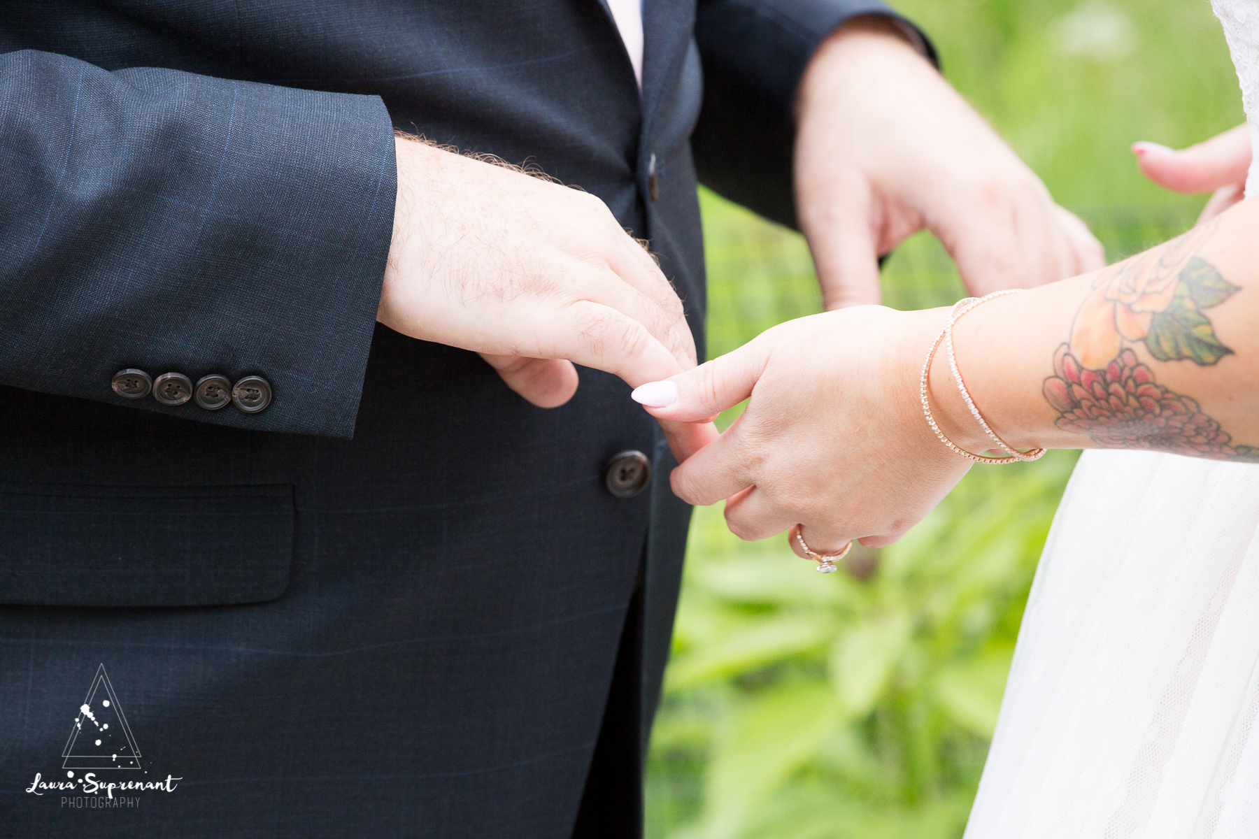 wedding_photography_chicago_wrigley_field_ravenswood_event_center_laura_suprenant (79 of 82).jpg