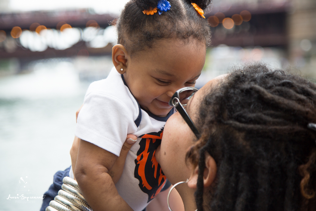 Family_Photos_Chicago_River_Walk-15.jpg