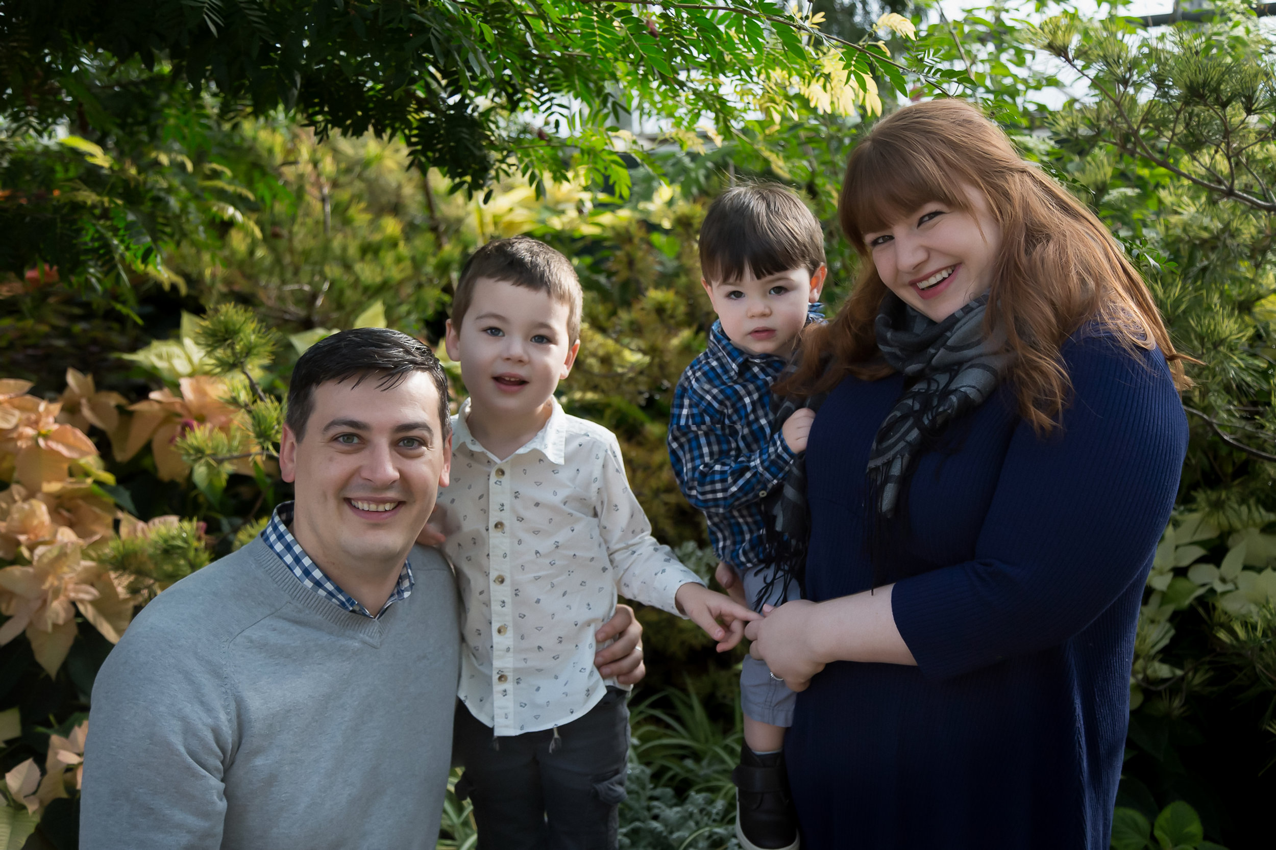 Chicago_Photographer_Garfield_Park_Conservatory_Family_Holiday-3.jpg