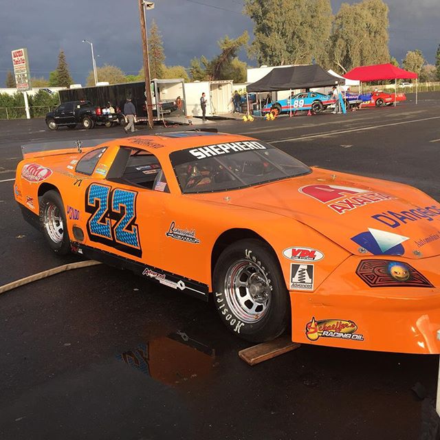 Rough day at practice last night in Madera piloting the Johnny Ginn hot rod. The RF rotor broke, wedged into the wheel, wheel locked up and ended up in the turn 3 wall. Unfortunately, there was too much damage to wheel it in tonight's race so we won'