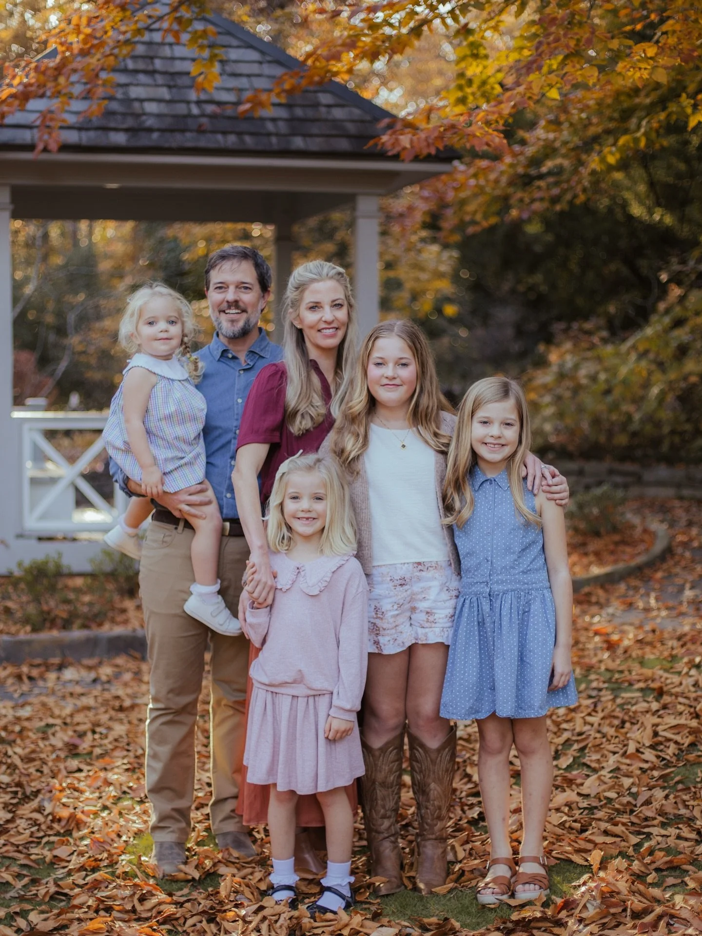 Look at these cuties! Tonight was the perfect fall day for this sweet family session. 🍁🍂
