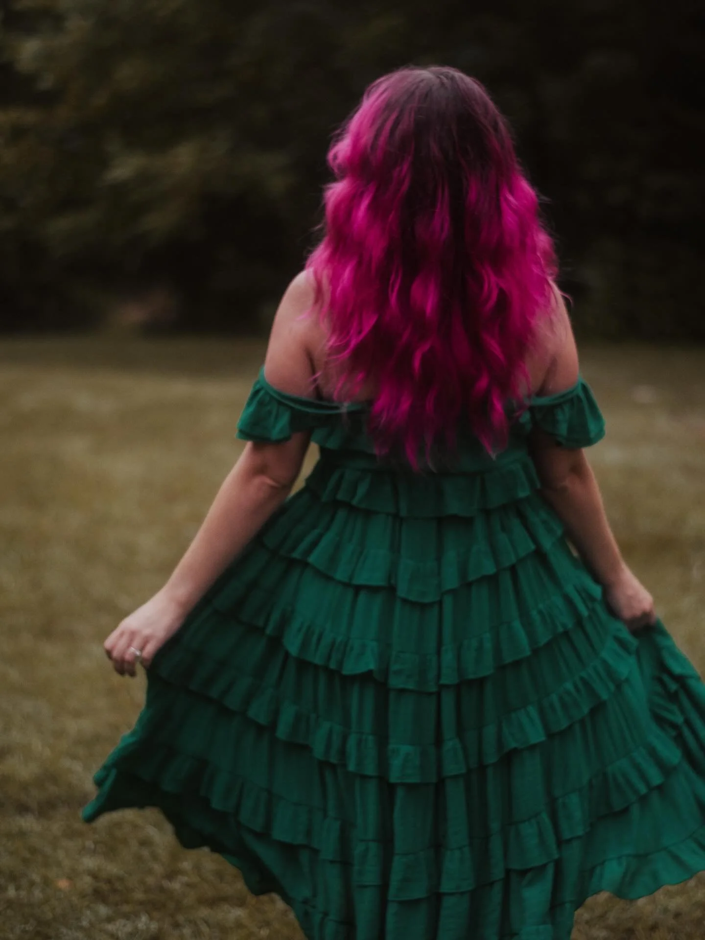 Playing faeries. 🧜🏽&zwj;♀️ 🧚&zwj;♀️🧝&zwj;♀️ 

Started this weekend with a magical sunrise session just because. 😌✨ Shot by @_lindenphotos edited by me.