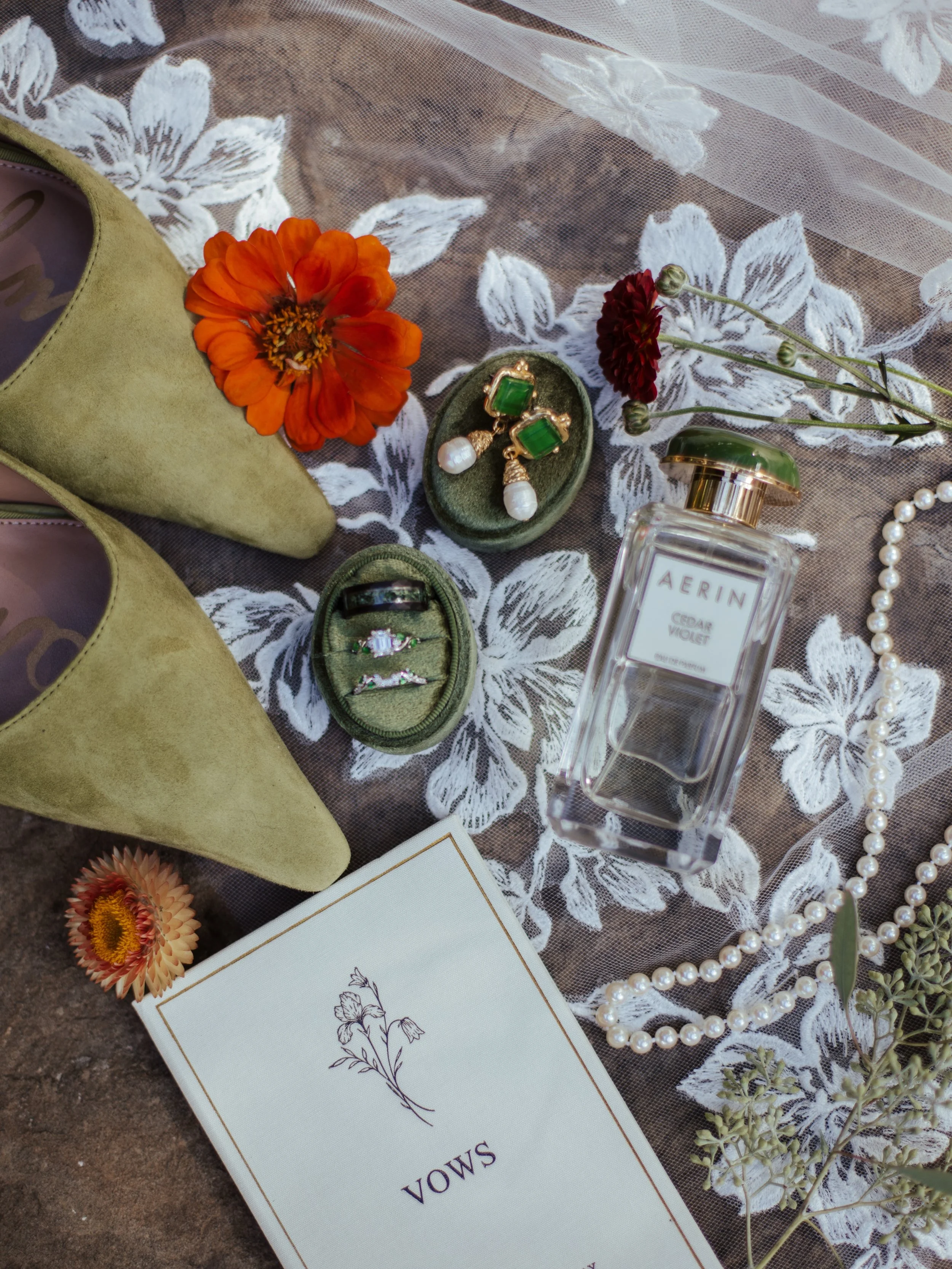 The MOST perfect day for Peyton + Hunter! The day started with the most incredible Fall weather and perfect light, and ended with the electric energy of friends and family dancing the night away. Every detail was so beautifully thought out and the jo