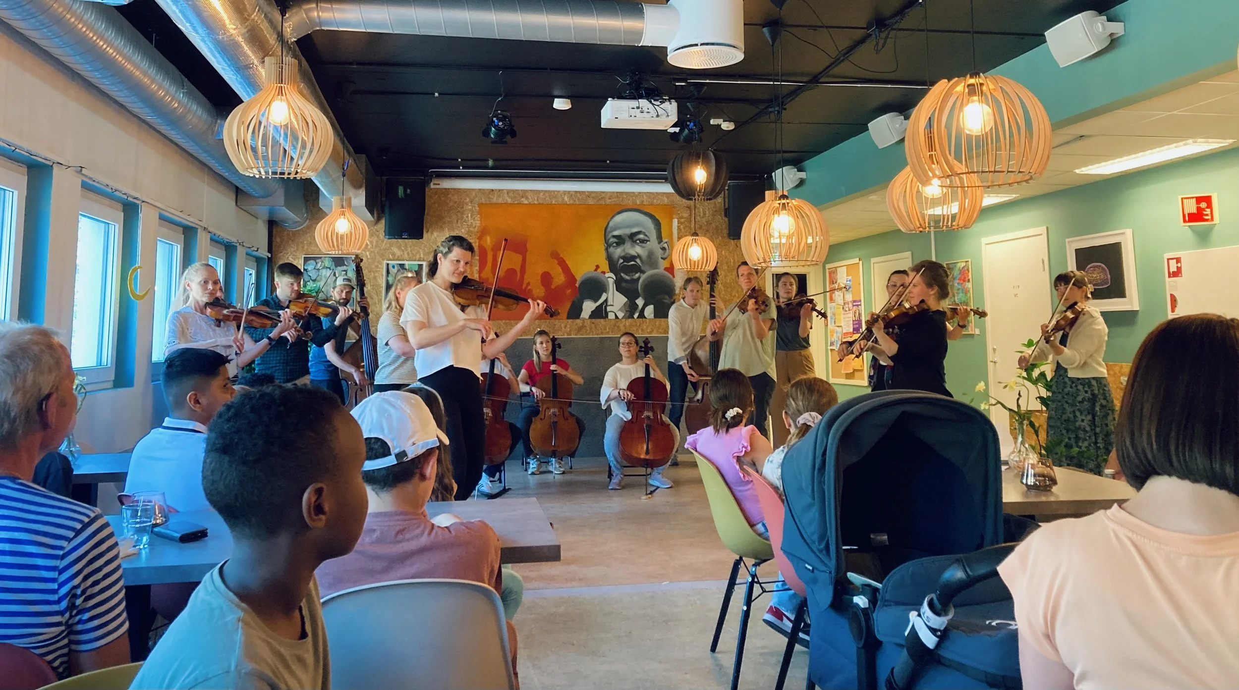 Ensemble Allegria på Forandringshuset Holmlia