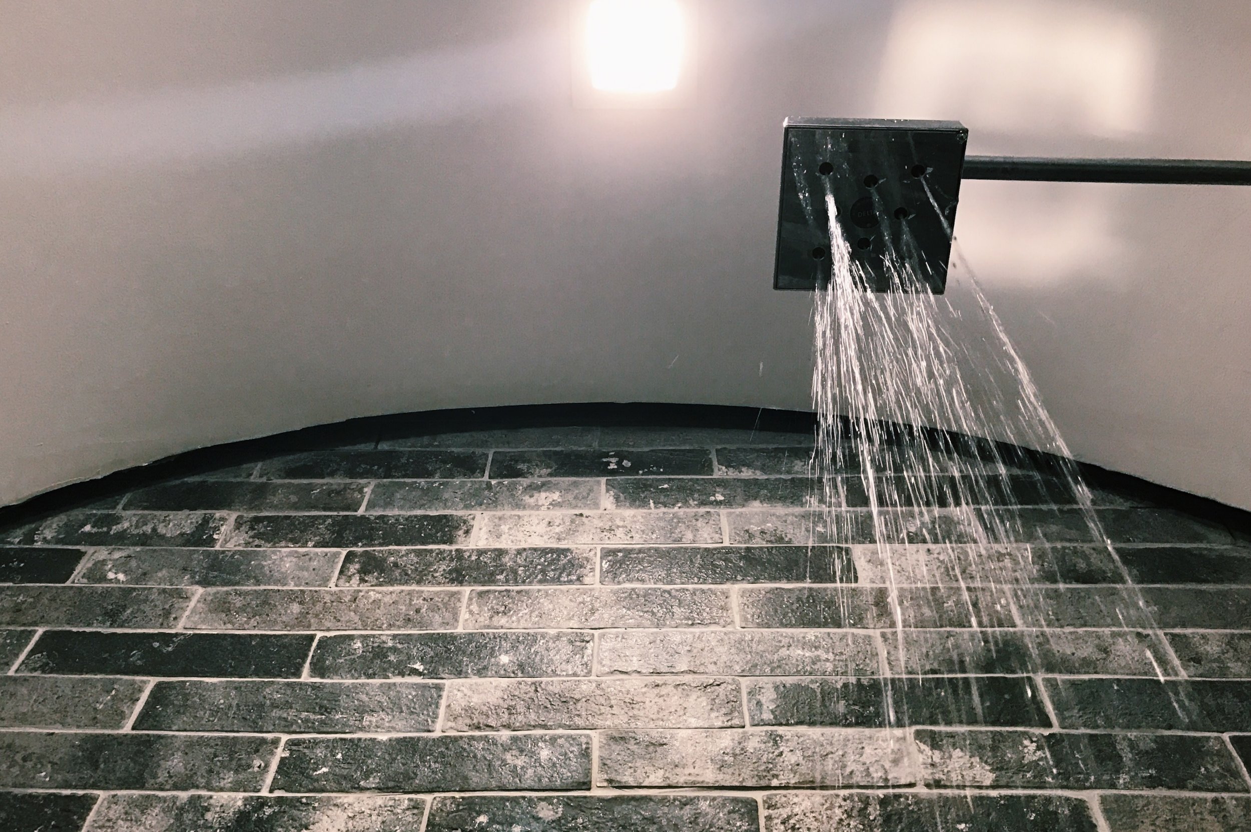 実体験から紐解く 冷水シャワーの具体的な効果と感覚的な効能８つまとめ ロン毛と坊主とニューヨーク