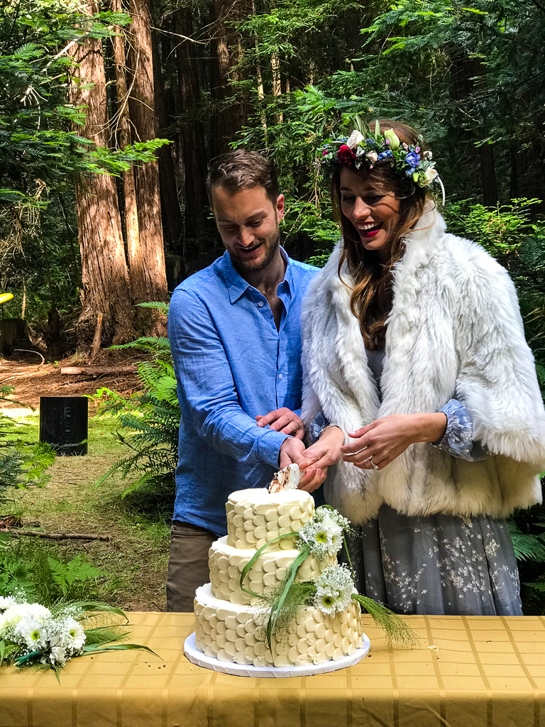 Greg's mom and aunt made the cake