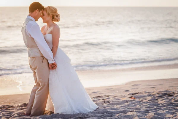 600x600_1433310893688-20150314melissajohnnywedding0725.jpg