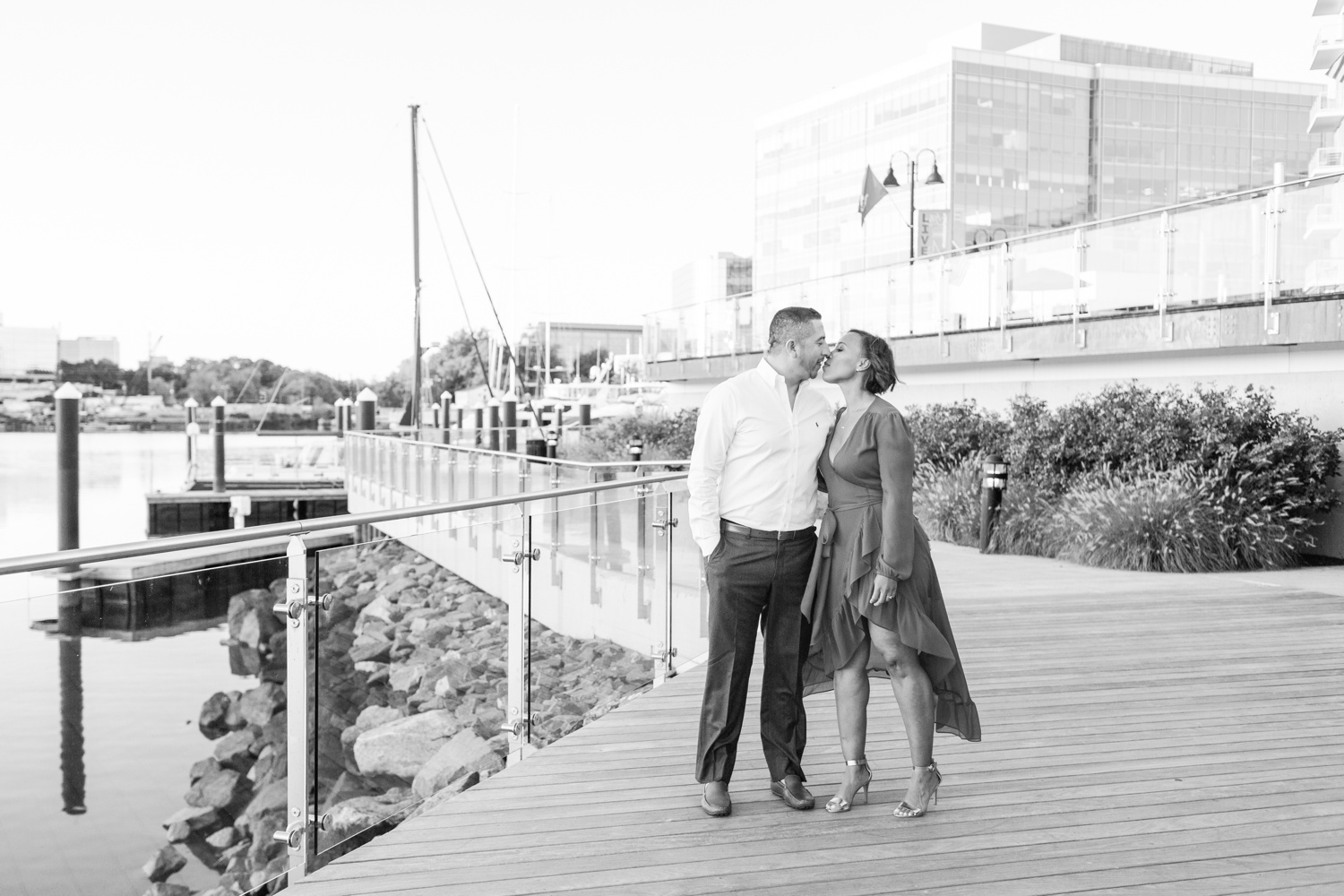 harbor-point-engagement-session-stamford-connecticut-top-ct-nyc-destination-wedding-photographer-shaina-lee-photography-photo