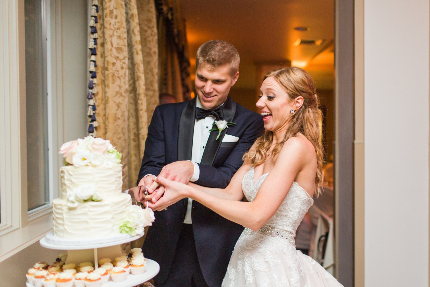 waters-edge-resort-spa-wedding-westbrook-connecticut-top-ct-nyc-destination-engagement-photographer-shaina-lee-photography-photo