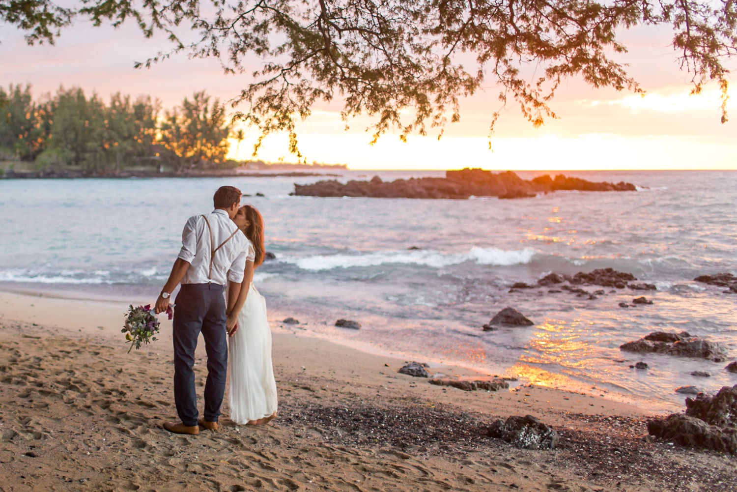 kailua-kona-big-island-hawaii-beach-elopement-top-connecticut-new-york-wedding-engagement-photographer-shaina-lee-photography-photo