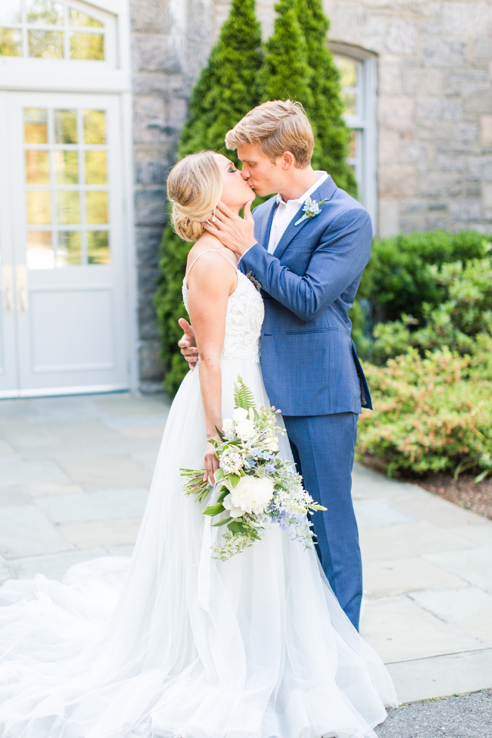 wainwright-house-dusty-blue-wedding-rye-new-york-connecticut-photographer-shaina-lee-photography-photo