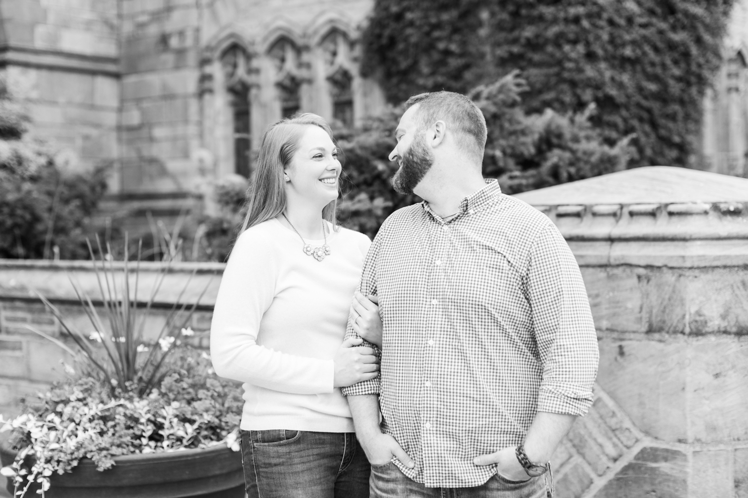 yale-university-engagement-session-new-haven-connecticut-wedding-photographer-kelsey-kyle-shaina-lee-photography-photo