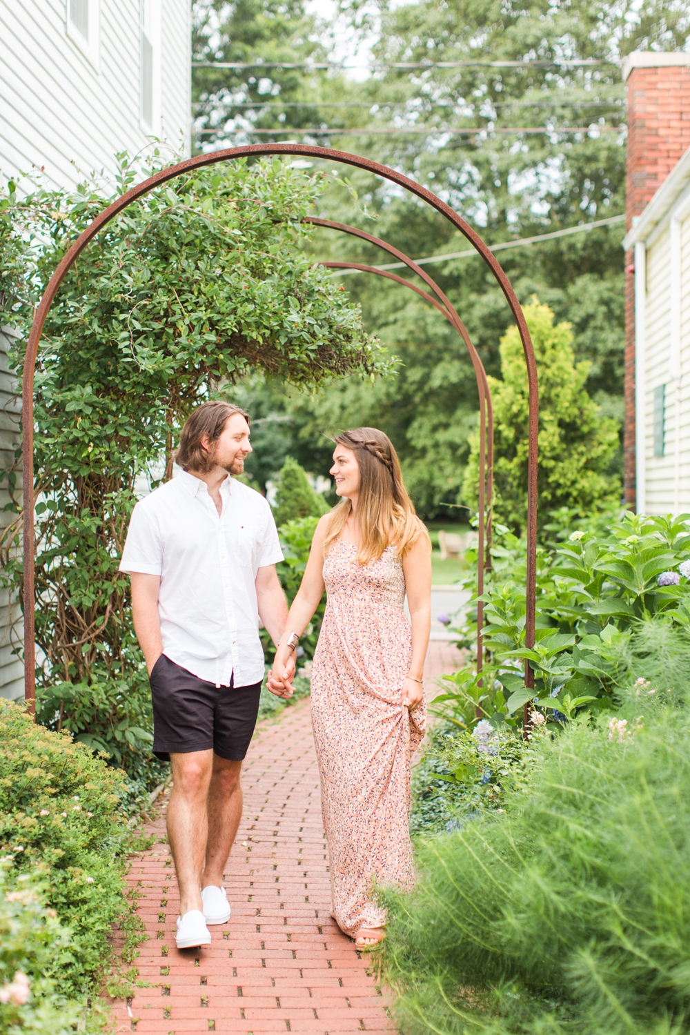 guilford-town-green-engagement-session-connecticut-wedding-photographer-shaina-lee-photography-photo