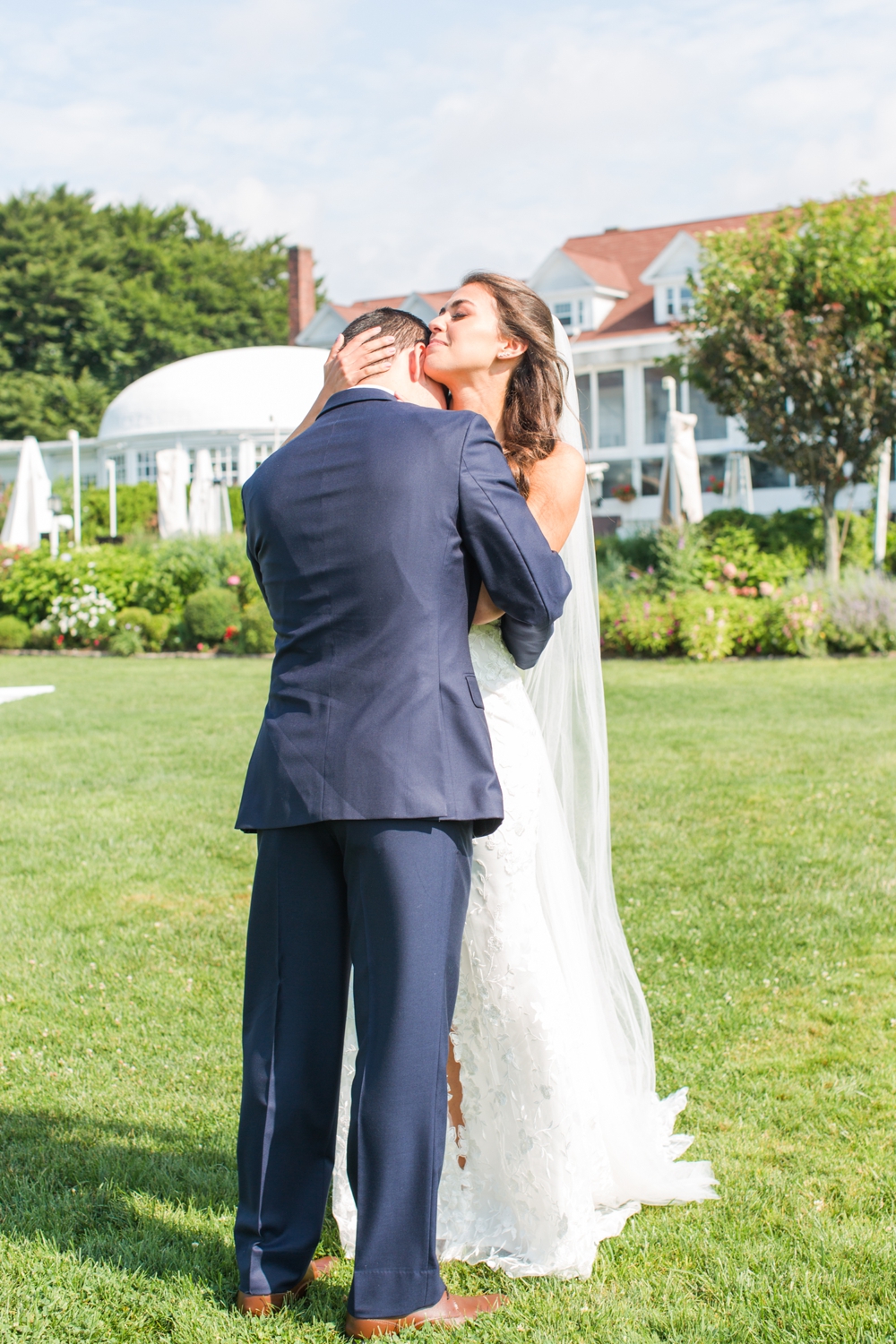 the-inn-at-longshore-wedding-westport-connecticut-photographer-mariah-alexi-shaina-lee-photography-photo