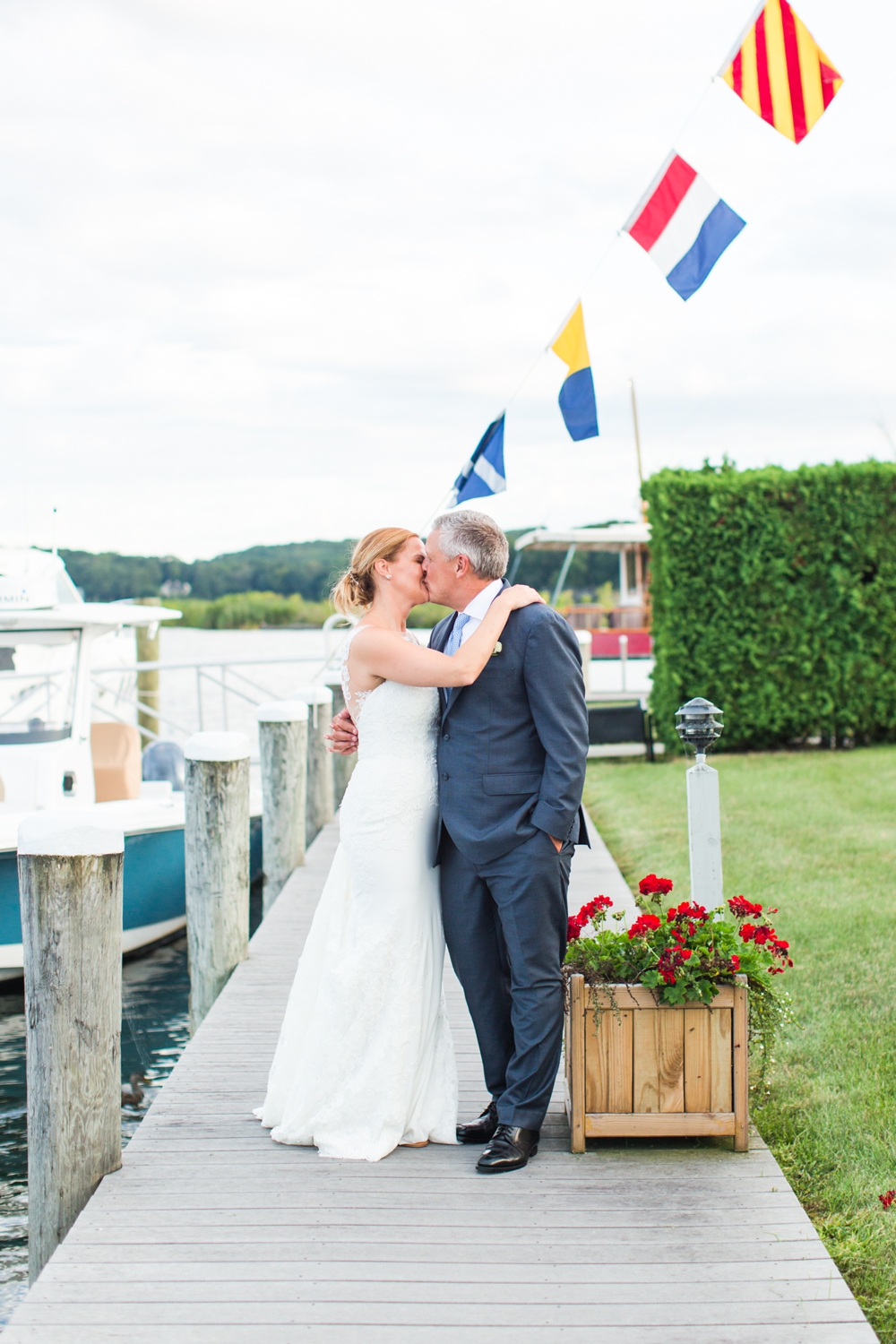 essex-yacht-club-wedding-coastal-connecticut-river-valley-photographer-shaina-lee-photography-photo