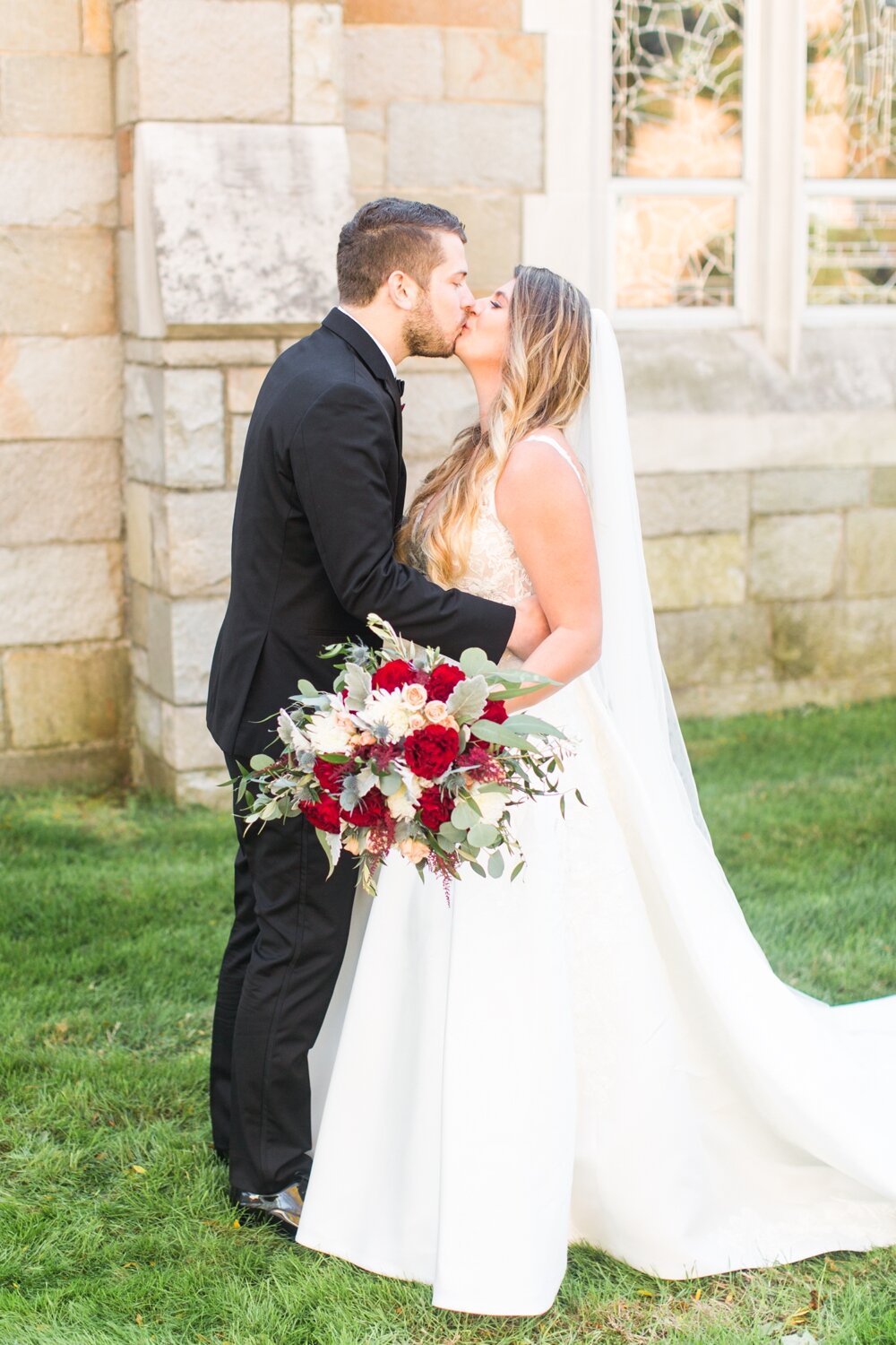 the-waterview-wedding-monroe-connecticut-photographer-julia-taylor-shaina-lee-photography-photo