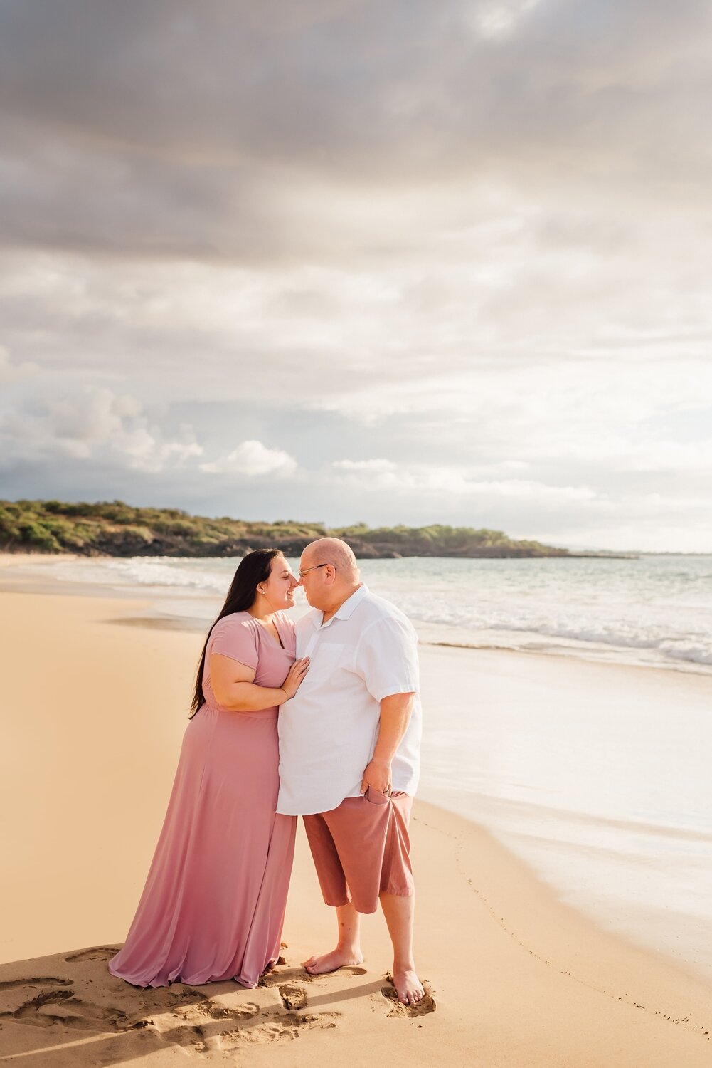 hapuna-beach-anniversary-session-waikoloa-big-island-hawaii-wedding-photographer-shaina-lee-photography-photo