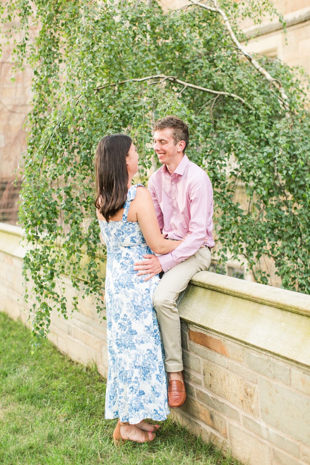 yale-university-engagement-session-new-haven-connecticut-wedding-photographer-maggie-george-shaina-lee-photography-photo