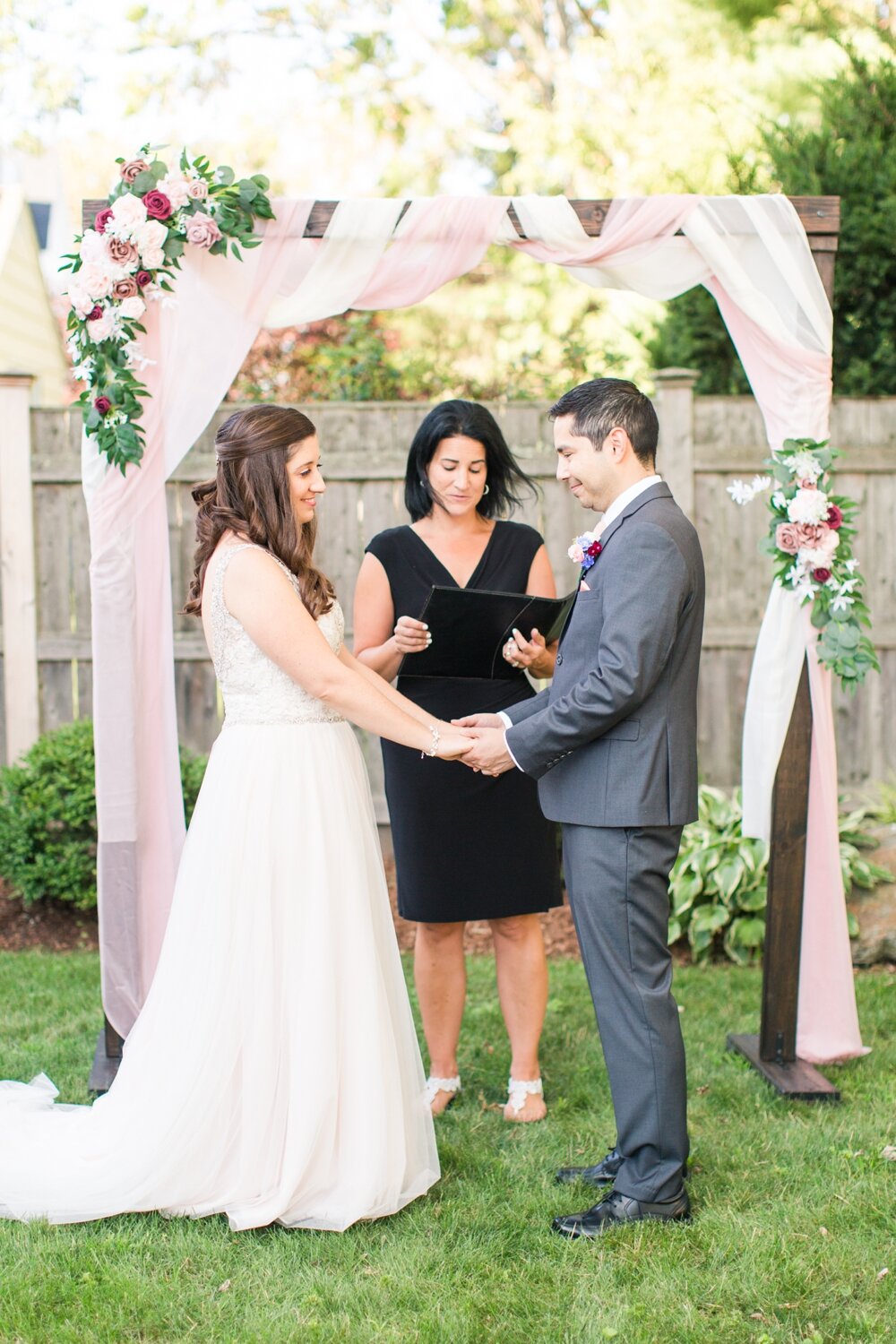 intimate-backyard-coastal-wedding-fairfield-connecticut-photographer-shaina-lee-photography-photo-9.jpg