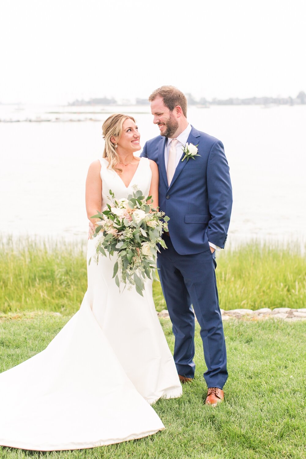 the-inn-at-longshore-intimate-wedding-westport-connecticut-photographer-laura-mike-shaina-lee-photography-photo