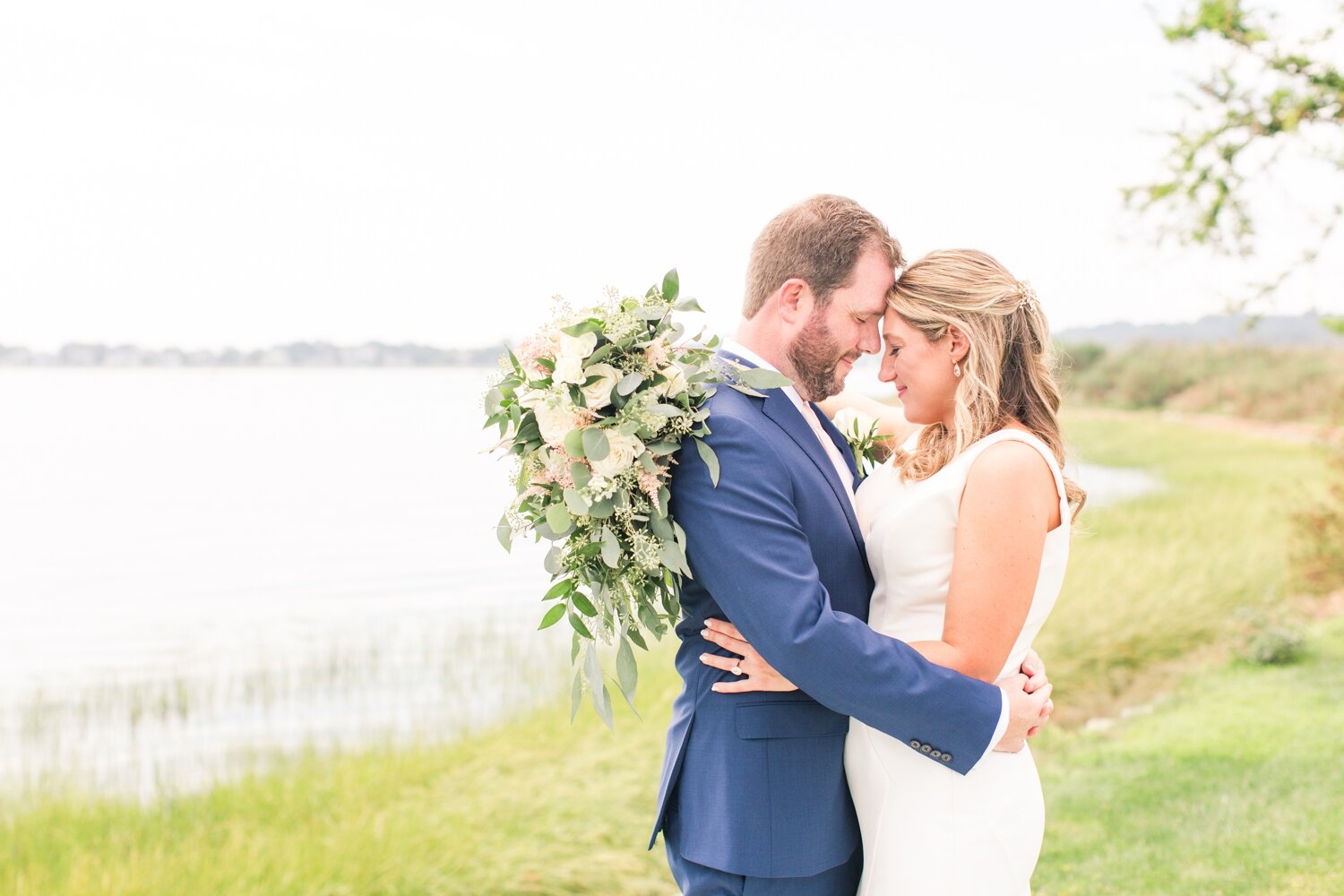 the-inn-at-longshore-intimate-wedding-westport-connecticut-photographer-laura-mike-shaina-lee-photography-photo