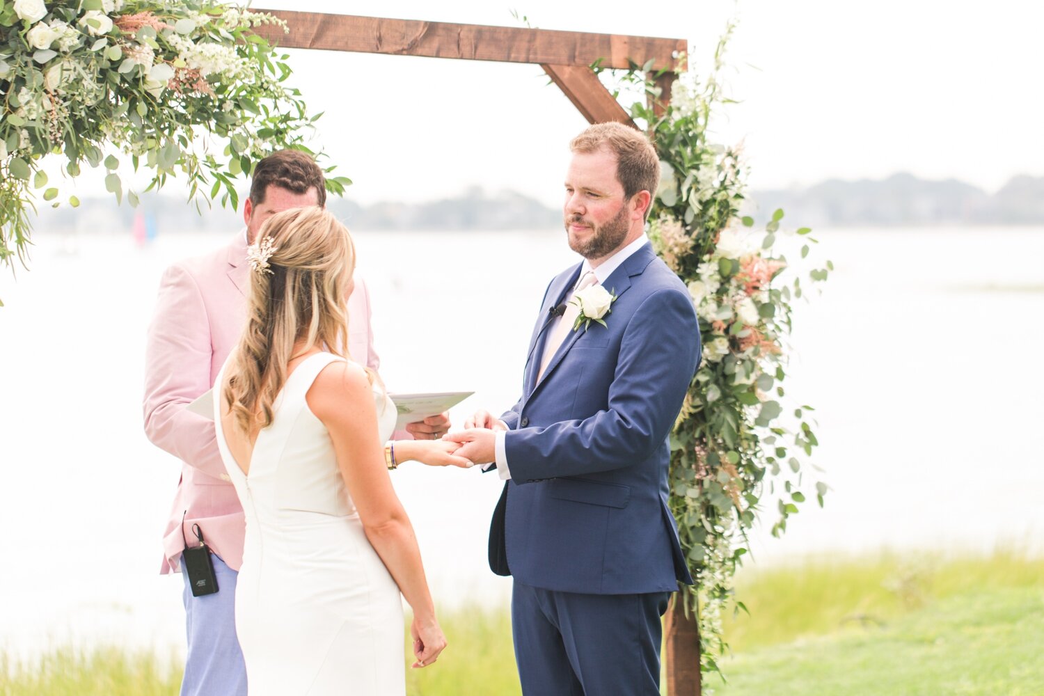 the-inn-at-longshore-intimate-wedding-westport-connecticut-photographer-laura-mike-shaina-lee-photography-photo