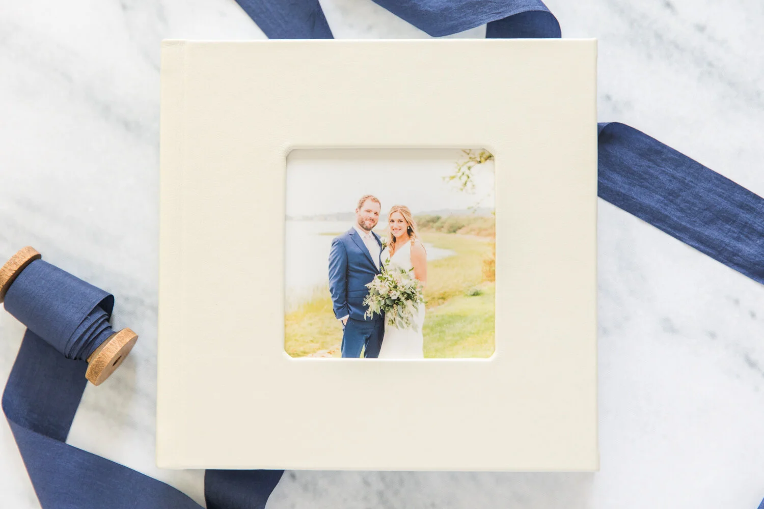 crystal-pearlescent-leather-wedding-album-connecticut-photographer-shaina-lee-photography-photo-1.jpg