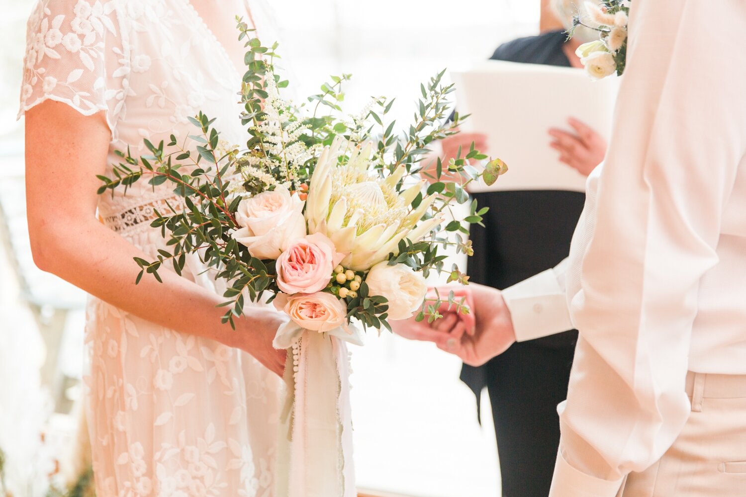airbnb-wedding-pachaug-pond-bridal-bouquet