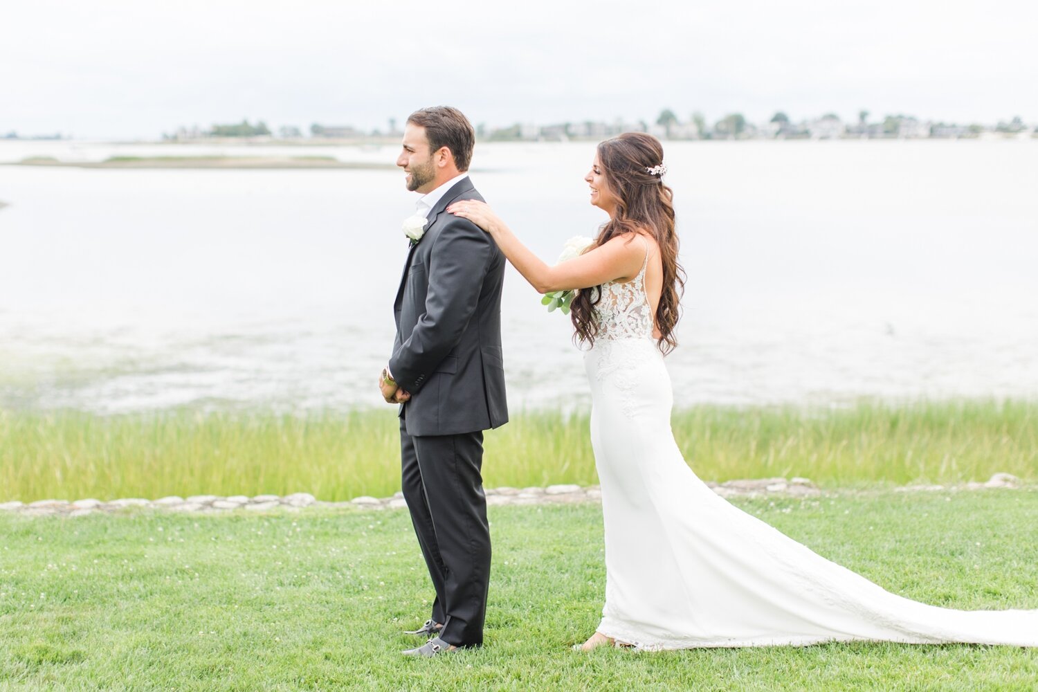 modern-summer-wedding-inn-at-longshore-westport-connecticut-photographer-shaina-lee-photography