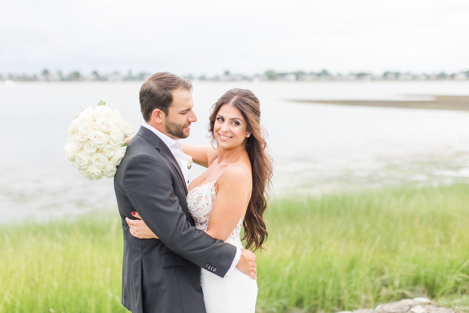 modern-summer-wedding-inn-at-longshore-westport-connecticut-photographer-shaina-lee-photography