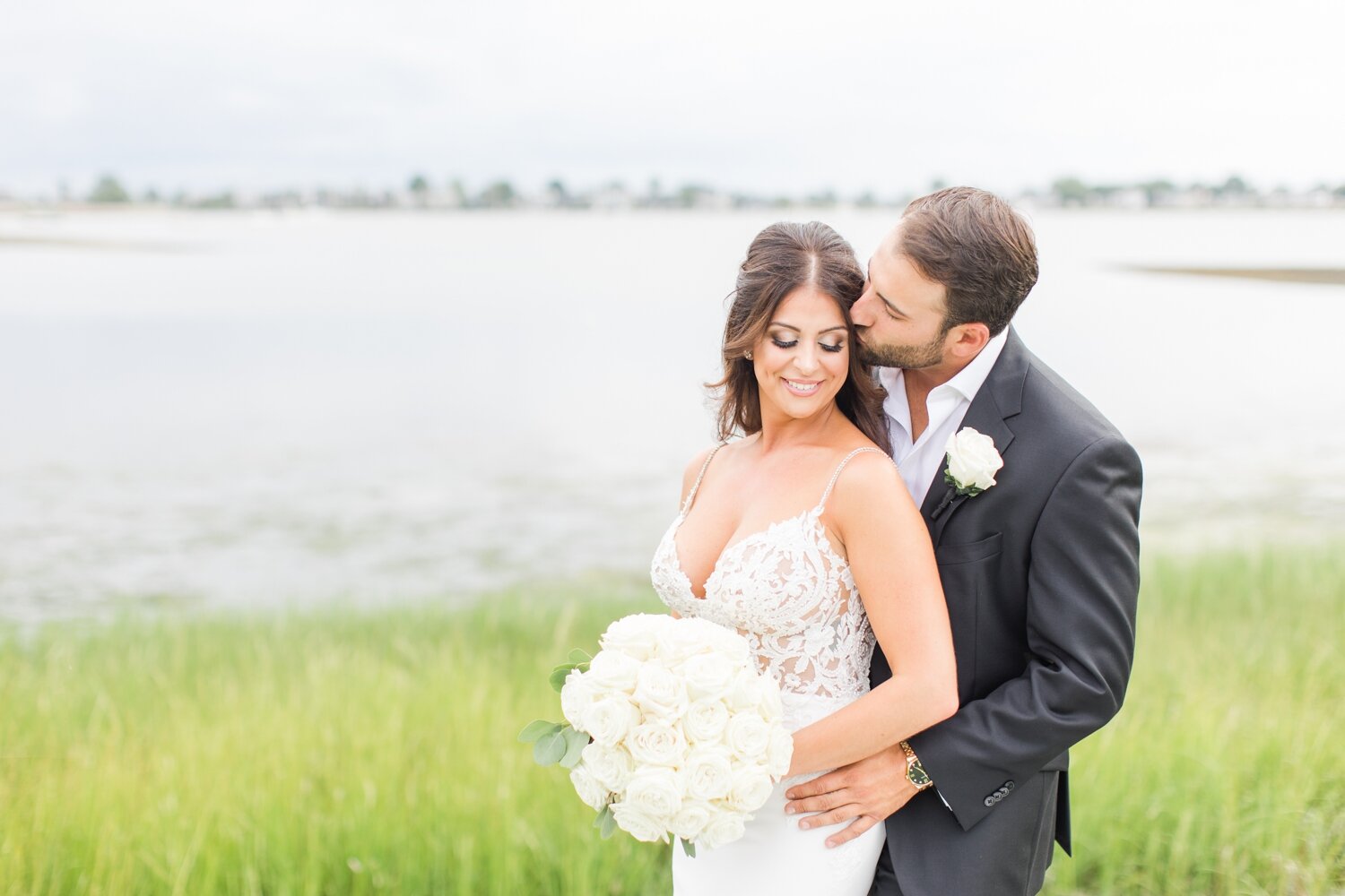 modern-summer-wedding-inn-at-longshore-westport-connecticut-photographer-shaina-lee-photography