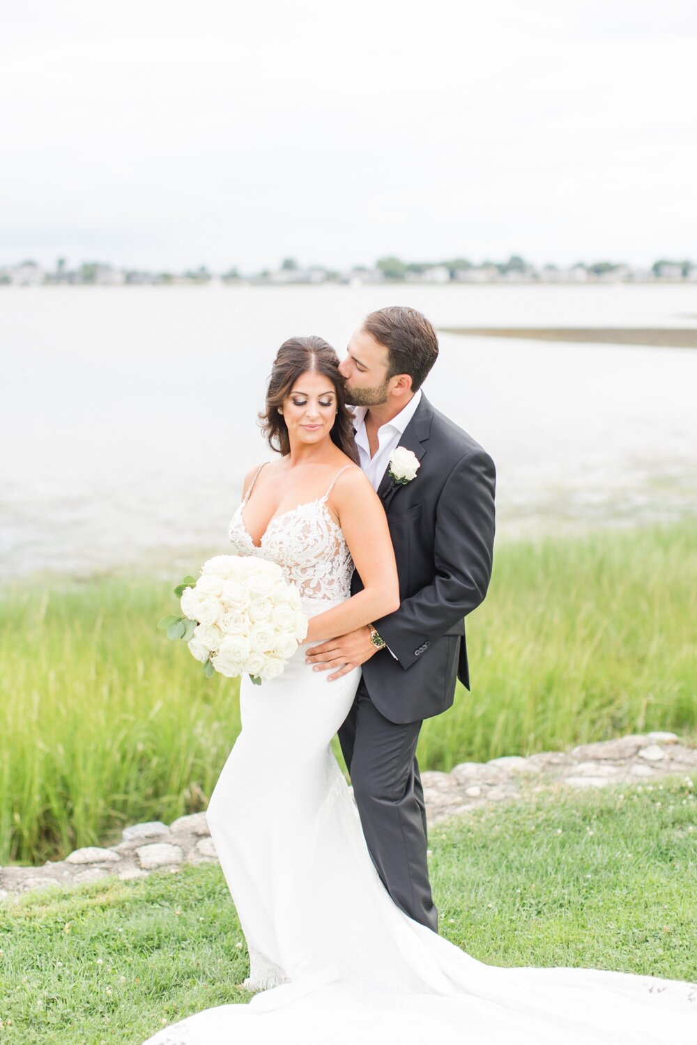 modern-summer-wedding-inn-at-longshore-westport-connecticut-photographer-shaina-lee-photography