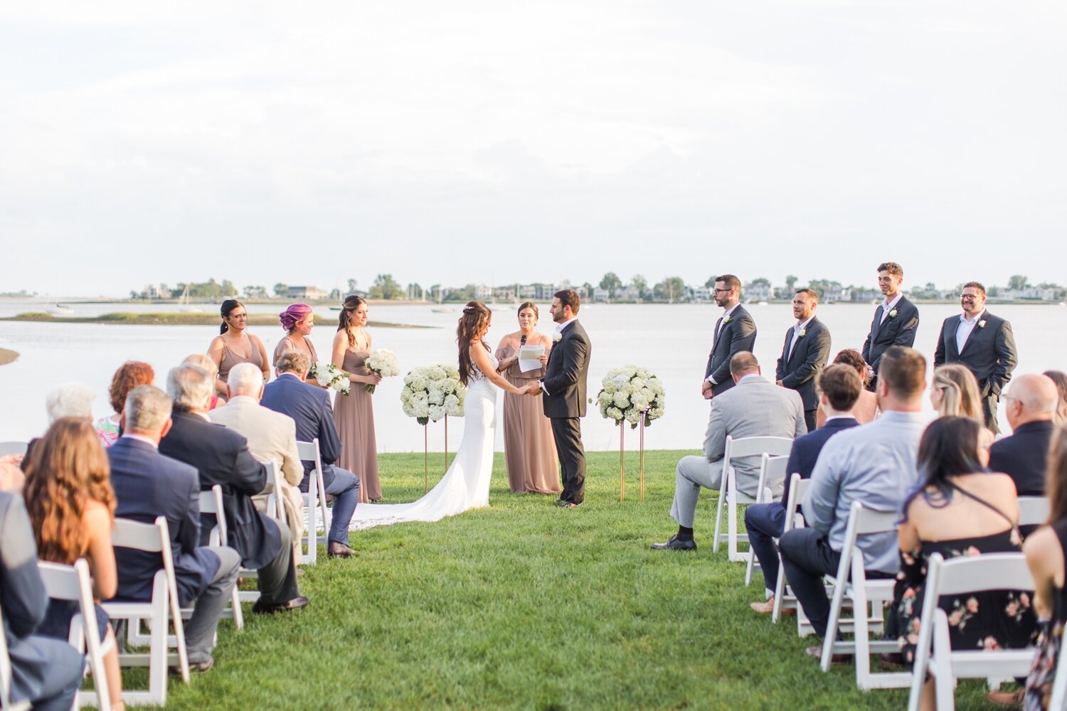 modern-summer-wedding-inn-at-longshore-westport-connecticut-photographer-shaina-lee-photography