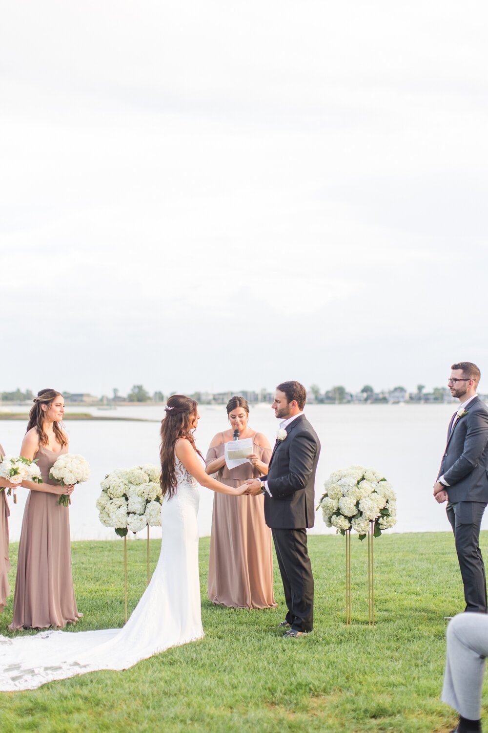 modern-summer-wedding-inn-at-longshore-westport-connecticut-photographer-shaina-lee-photography