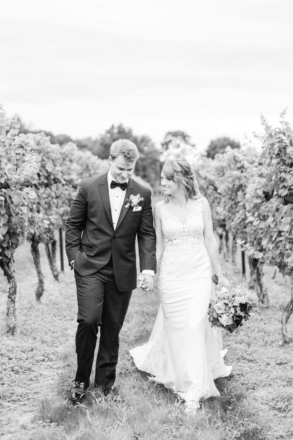 jonathan-edwards-winery-wedding-north-stonington-connecticut-photographer-shaina-lee-photography