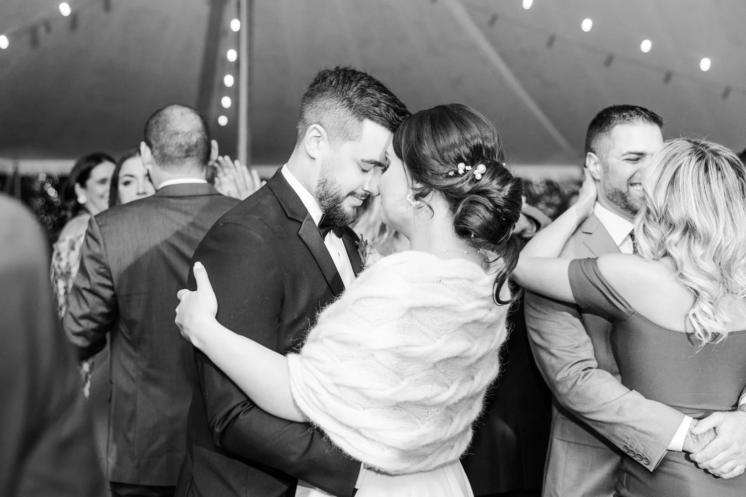 garden-at-the-hops-company-wedding-derby-connecticut-photographer-shaina-lee-photography