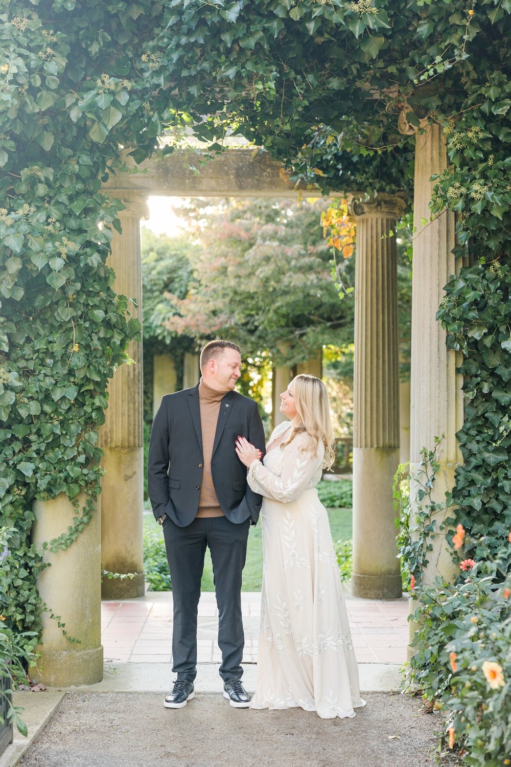 eolia-mansion-fall-engagement-session-waterford-connecticut-wedding-photographer-shaina-lee-photography