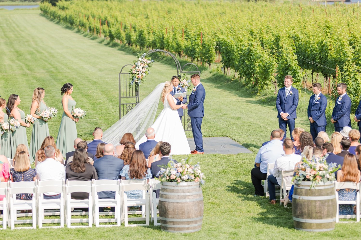 saltwater-farm-vineyard-wedding-stonington-connecticut-photographer-shaina-lee-photography